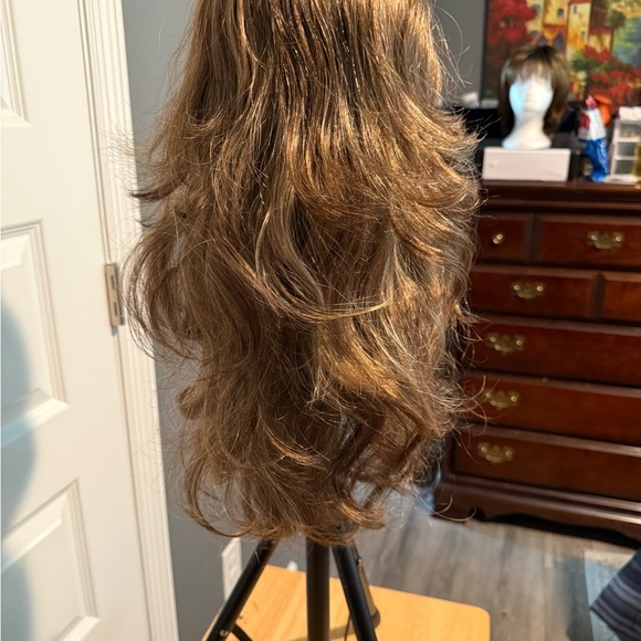 Paula Young wig “Janet” in Pecan Delight - Picture 2 of 3